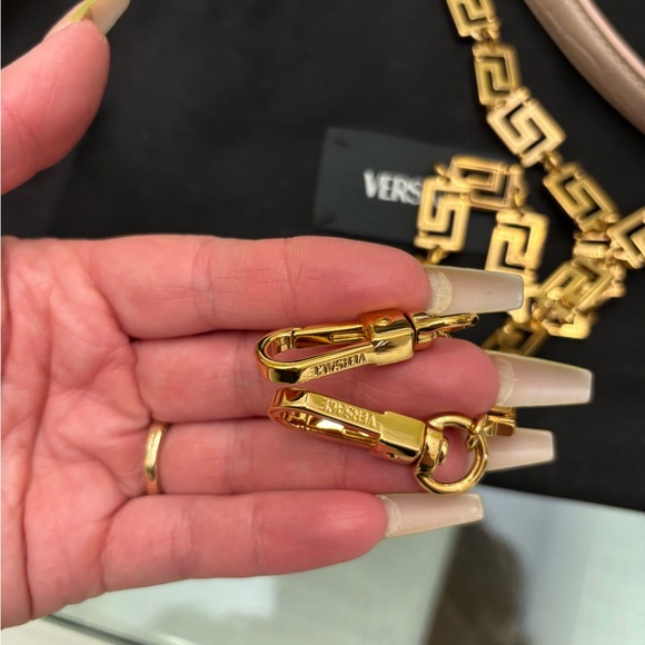 Authentic NWT Versace Blush Croc-Embossed Leather Shoulder Bag w/ Gold Hardware - Picture 12 of 12